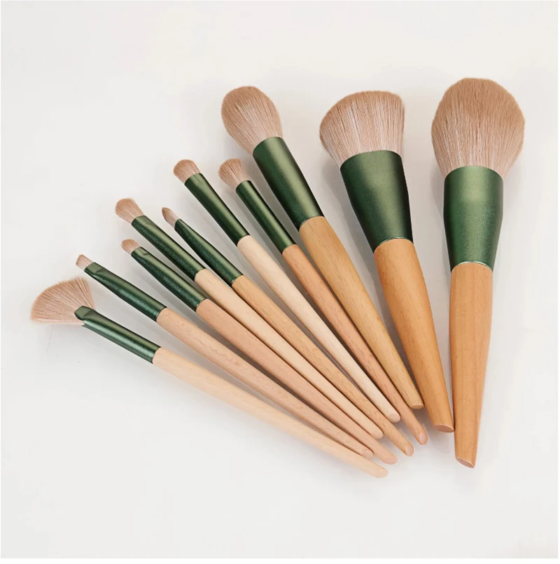 Beech wood makeup brush