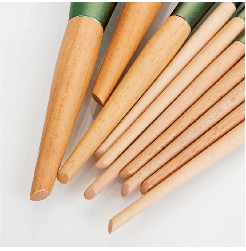 Beech wood makeup brush