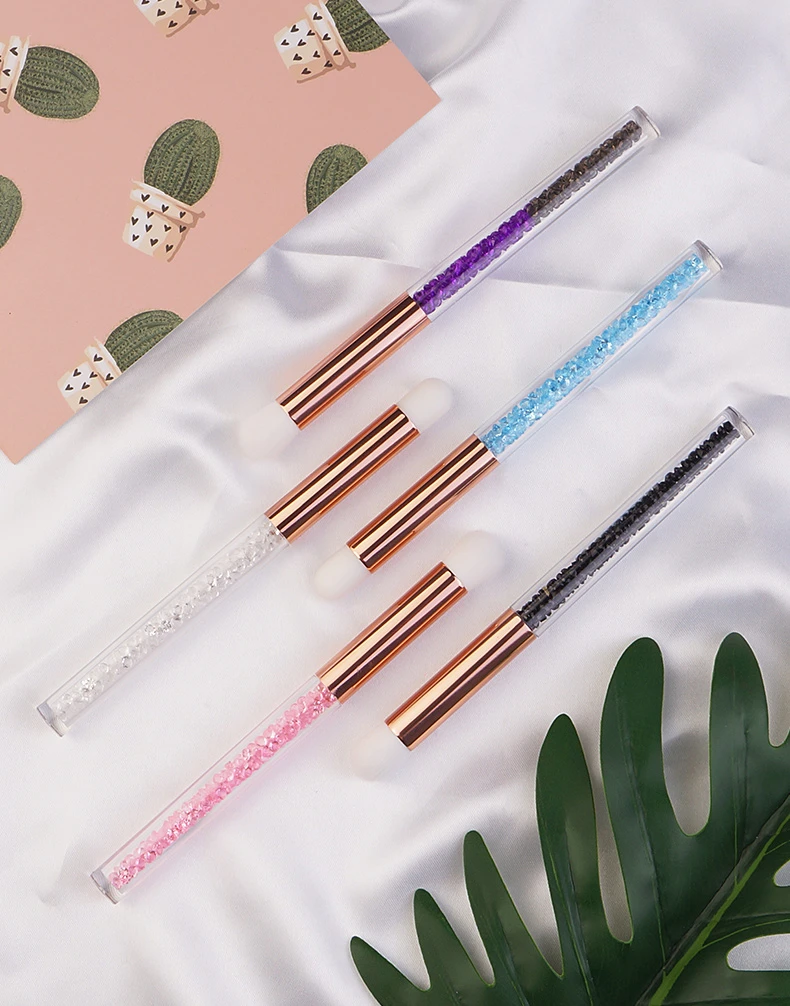 Wooden handle lash cleaning brush